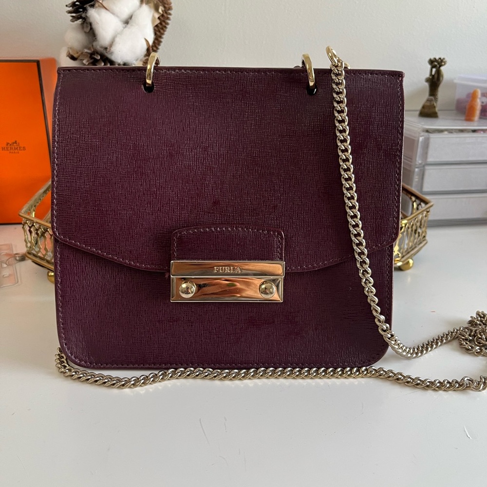 Furla mini Julia in burgundy